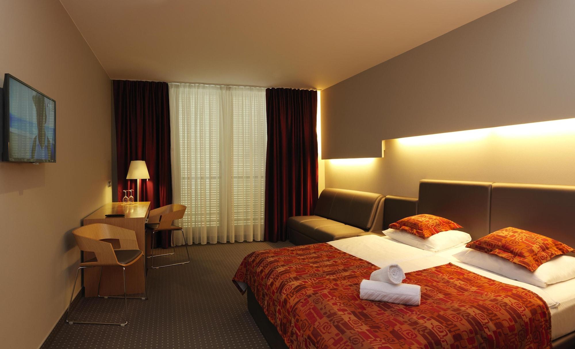 Hotel Thermana Park Lasko**** Superior Exterior photo