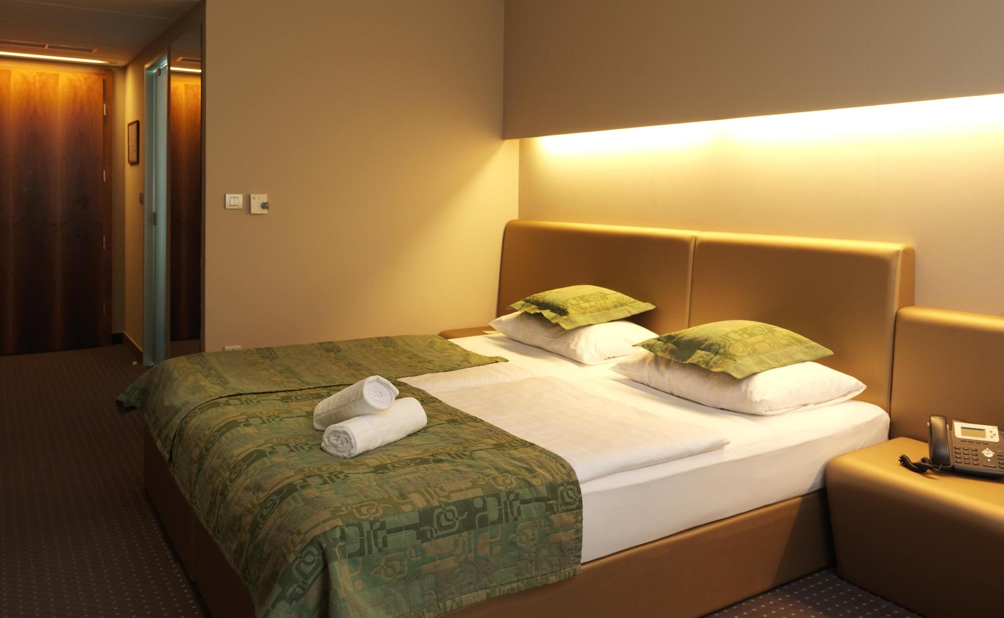 Hotel Thermana Park Lasko**** Superior Exterior photo